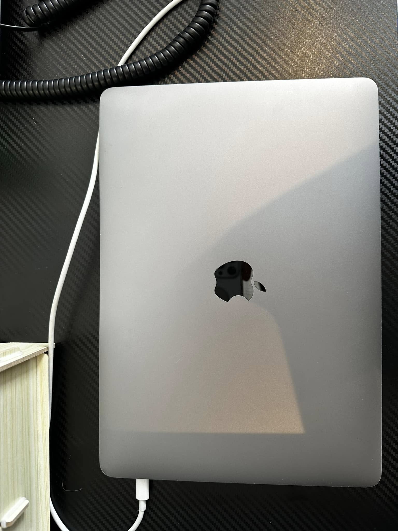 MacBook Pro 2019 13 pouces Reconditionné - Rupture de stock – Image 2